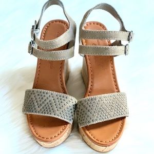 $20 AMERICAN EAGLE WEDGES